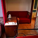 Oda ve Kahvaltı Vecchia 4*
