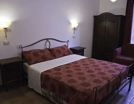 לינה וארוחת בוקר Vecchia 4*